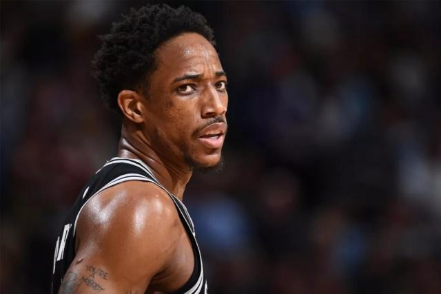 钟鼓和鸣逐绿茵 百面崇阳铜鼓奏响“楚超”咸宁主场